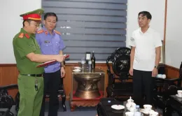 Nghệ An: Khai trừ Đảng Chủ tịch UBND và Trưởng phòng Tư pháp thị xã Cửa Lò