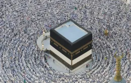 Người hành hương đổ về thánh địa Mecca