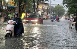 Mưa dông tiếp diễn nhiều nơi, đề phòng ngập úng, sạt lở đất