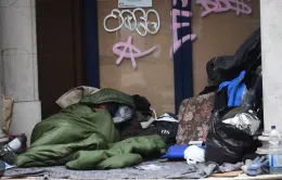 Khủng hoảng nhà ở, số người vô gia cư tăng kỷ lục tại Anh