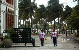 Bão Beryl mang gió lớn, gây mất điện ở khu vực ven biển Mexico