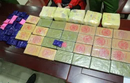 Bắt 2 đối tượng, thu 27 bánh heroin và 5 kg ma túy đá