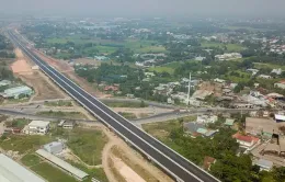 Hợp long cầu Thị Vải trên dự án đường cao tốc Bến Lức - Long Thành