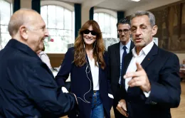 Cựu đệ nhất phu nhân Pháp Carla Bruni bị điều tra về chiến dịch tranh cử của ông Sarkozy