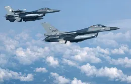NATO bắt đầu gửi máy bay chiến đấu F-16 cho Ukraine, Nga nói "Mỹ đang dẫn đầu băng nhóm chiến tranh"