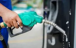 Bộ Công Thương giữ đề xuất doanh nghiệp tự quyết giá xăng dầu