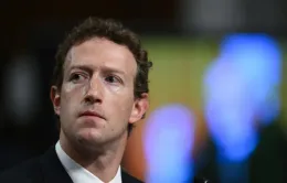 Mark Zuckerberg chán ngán vì phải "chơi" theo luật của Apple