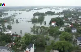 Hà Nội: Khó khăn di dời người dân ra khỏi vùng lũ