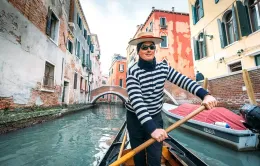 Khám phá những con thuyền Gondola – biểu tượng của Venice, Italy