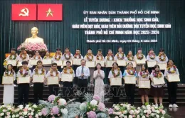 TP Hố Hồ Chí Minh tuyên dương học sinh và giáo viên có thành tích xuất sắc