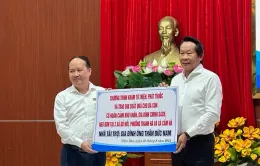 Khám bệnh và cấp phát thuốc miễn phí người dân ở Quảng Nam