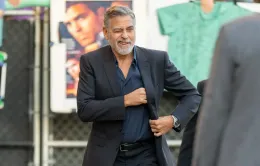 George Clooney tự đấu giá chính mình