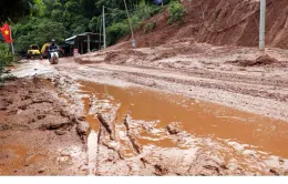 Sơn La: Bảo đảm an toàn giao thông trong mùa mưa lũ