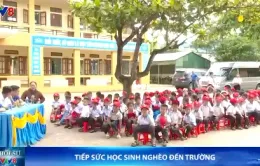 Đoàn Thanh niên VTV8 tiếp sức học sinh nghèo đến trường