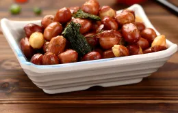 Tại sao hạt lạc hay được dùng làm món khai vị?