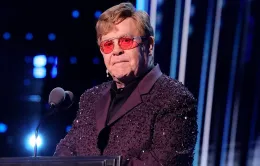 Elton John mất thị lực một bên mắt