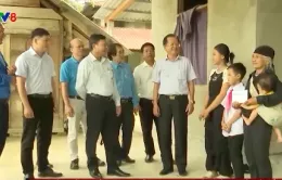 Nâng bước học sinh vùng cao đến trường