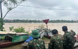 Sẵn sàng lắp đặt cầu phao qua sông Hồng đoạn cầu Phong Châu (Phú Thọ) bị sập