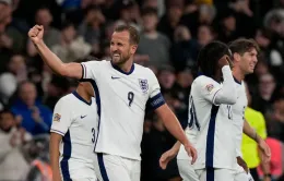 Harry Kane bùng nổ, HLV Lee Carsley có chiến thắng đầu tiên trên sân Wembley