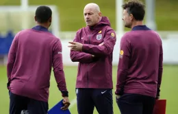 Lee Carsley thú nhận áp lực dù tuyển Anh toàn thắng