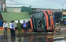 Đắk Lắk: Lật xe khách khiến 4 người tử vong