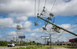 Bão Francine suy yếu và di chuyển vào đất liền sau khi càn quét bang Louisiana