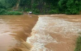 Bình Phước: Xuống suối vớt xe máy, một người bị nước cuốn trôi mất tích