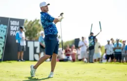 LIV Golf Chicago: Koepka dẫn đầu với cách biệt 4 gậy; Niemann và Rahm cạnh tranh gay gắt cho danh hiệu cá nhân mùa giải