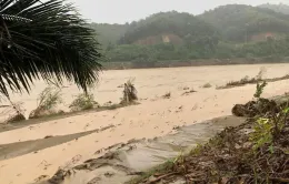 Nước sông Hồng lên nhanh gây ngập úng ở Lào Cai