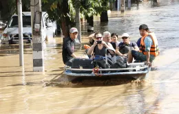 Lũ lụt nghiêm trọng tàn phá thành phố du lịch Chiang Mai, Thái Lan