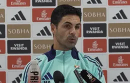 Mikel Arteta thừa nhận sai lầm khi không sử dụng Sterling trước đại chiến Chelsea!