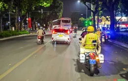 Cảnh sát giao thông Hà Nội hóa trang, xuyên đêm ngăn chặn, bắt giữ ''quái xế''