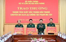 Trao thưởng các đơn vị bộ đội biên phòng phá chuyên án vận chuyển 70kg ma túy