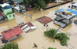 Siêu bão Man-yi cường độ mạnh tàn phá Philippines trước khi vào Biển Đông