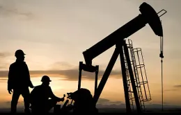 OPEC+ có thể duy trì mức cắt giảm sản lượng dầu