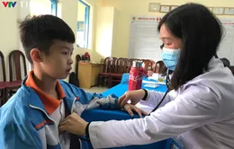 Đà Lạt: tiêm vaccine uốn ván-bạch hầu cho gần 4.200 trẻ 7 tuổi