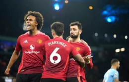 Man Utd ngược dòng đánh bại Man City