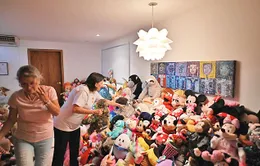 Bệnh viện giúp sửa chữa đồ chơi cho trẻ em nghèo