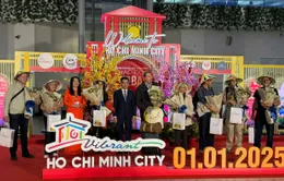 TP Hồ Chí Minh đón những vị khách đầu tiên trong năm mới