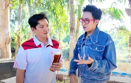 Việt Nam 365 ngày thú vị: MC Năm Chà khám phá nghề nuôi ong mật tại rừng tràm Trà Sư