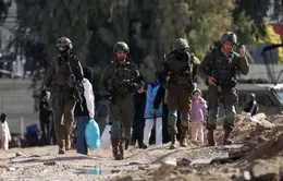 Israel tiếp tục đột kích khu Bờ Tây, cư dân ở Jenin phải di dời