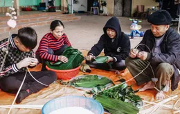 Gói bánh chưng - Gói vị Tết bình yên trên quê hương