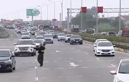Giao thông cửa ngõ Hà Nội ùn ứ ngày cuối nghỉ Tết
