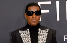 Huyền thoại âm nhạc bị đối xử thiếu tôn trọng trên thảm đỏ lễ trao giải Grammy 2025