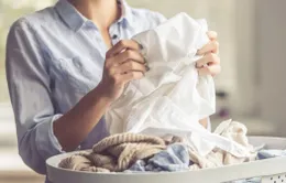 Cách giảm mùi hôi quần áo trong thời tiết lạnh ẩm