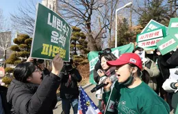 “Vực thẳm” chia rẽ dư luận Hàn Quốc vì việc luận tội Tổng thống Yoon