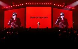 J-Hope (BTS) tỏa sáng trong ngày trở lại