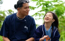 Cha con vạn dặm: Anh tài Kiên Ứng lần đầu tiên trải nghiệm văn hóa miền Tây cùng con gái