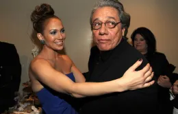 Jennifer Lopez tái hợp với bạn diễn “Selena” trong phim mới