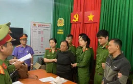 Bắt cặp vợ chồng hờ “nổ” làm giấy phép lái xe không cần thi, lừa tiền nhiều người